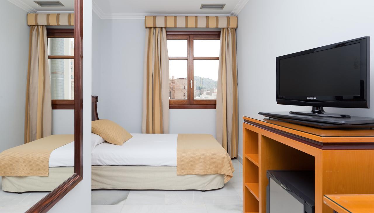 Single Room,693092373:JPEG