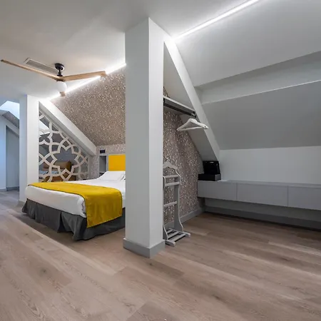 Atarazanas Malaga Boutique Hotel-3
